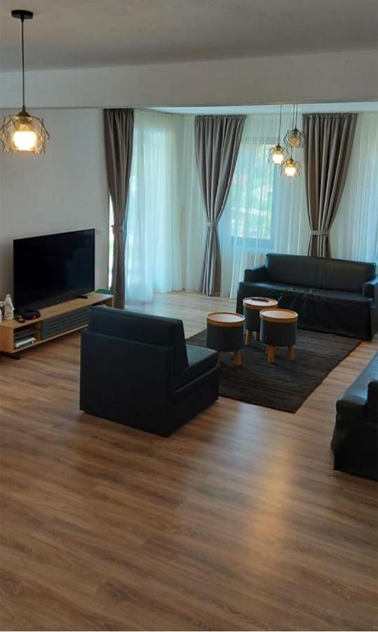 Eco Familia Hotel Pojoga Luaran gambar