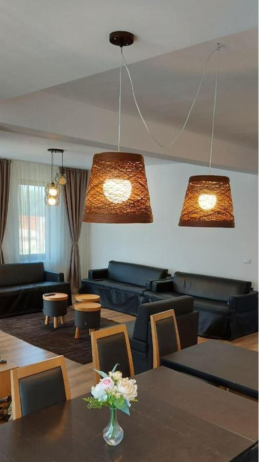 Eco Familia Hotel Pojoga Luaran gambar