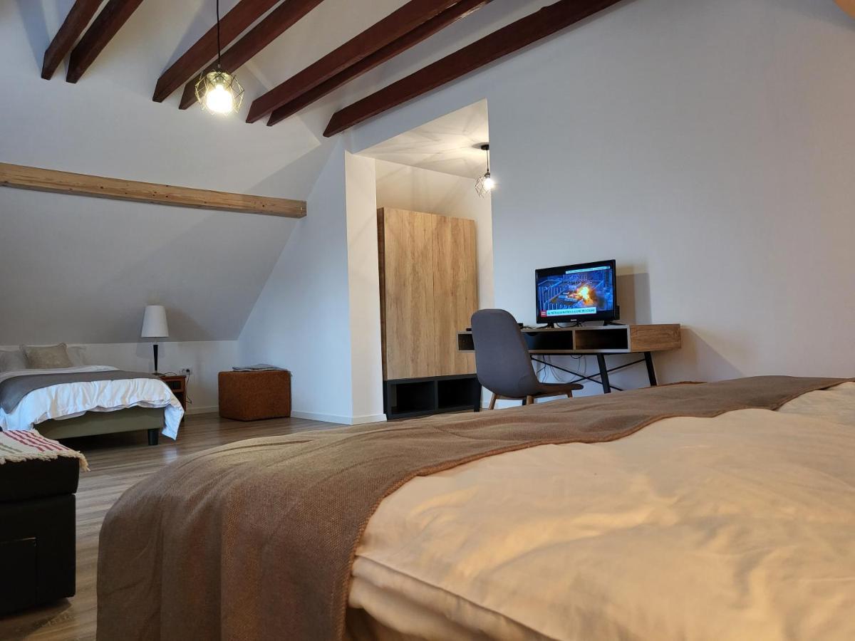 Eco Familia Hotel Pojoga Luaran gambar